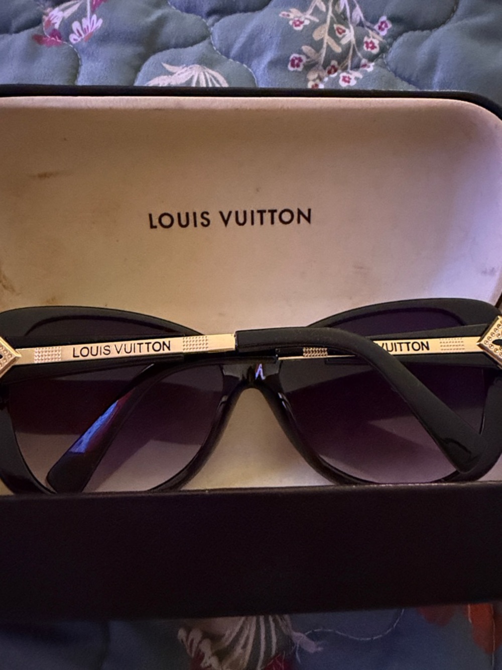 Louis Vuitton Black and Gold Designer Women's Sunglasses - Picture 6 of 7